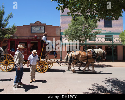 Verschiedene Zeichen und restaurierten Gebäuden neu der amerikanischen Old West in Tombstone, Arizona, USA Stockfoto