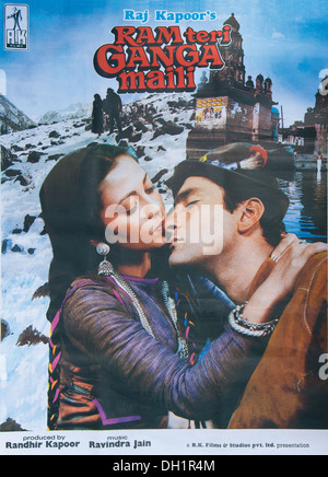 Indisches bollywood hindi Filmplakat von RAM teri ganga maili Indien Schauspieler Rajiv Kapoor Akteur Mandakini Produzent Raj Kapoor Stockfoto
