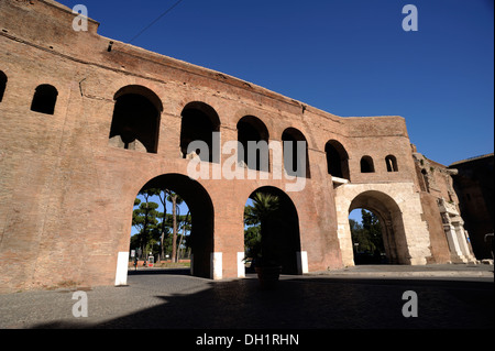 Italien, Rom, Aurelianische Mauern, Porta Pinciana, altes römisches Tor Stockfoto