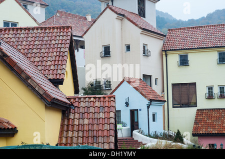 Die Gebäude der Petite France, eine Replik französische Stadt gebaut in Gapyeong, Südkorea. Stockfoto