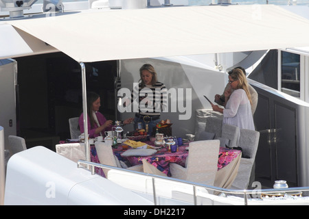 Stadt von Cannes: Sharon Stone an Bord einer Yacht auf 2013/05/21 Stockfoto