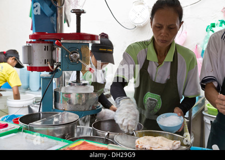 Chendul Verkäufer bei Penang Road berühmte Teochew Chendul Stall, George Town, Penang, Malaysia Stockfoto