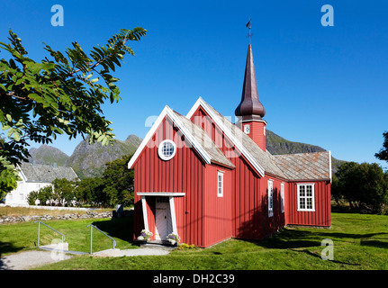 Flakstad Kirke, der rote Stab Kirche Flakstad, Holzkirche, Flakstad, Flakstadøy, Lofoten, Nordland, Norwegen Stockfoto