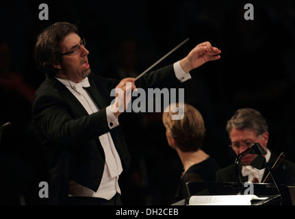 Daniel Raiskin, Chefdirigent des Rheinischen Philharmonie State Orchestra, Koblenz, Rheinland-Pfalz Stockfoto