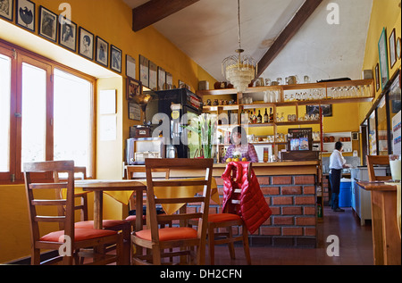In einem Café im Zentrum von Huaraz in Peru, Südamerika. Stockfoto