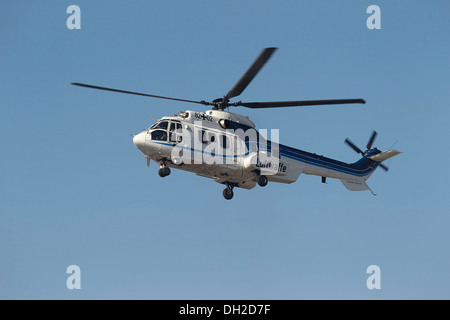 Bundeskanzlerin Angela Merkel ab der CEBIT Messe Messe in einem Cougar AS 532-Hubschrauber der Flugbereitschaft der Stockfoto