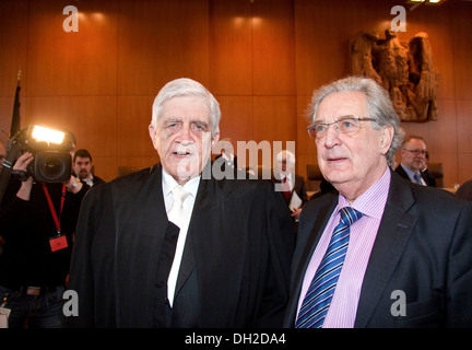 Kläger Burkhard Hirsch und Gerhard Baum, Urteil des Bundesverfassungsgericht über Vorratsdatenspeicherung Stockfoto