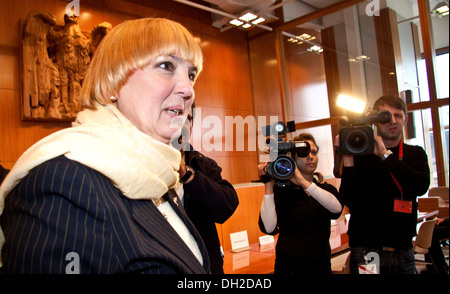 Mitglied des deutschen Parlaments Claudia Roth, Urteil des Bundesverfassungsgerichts zur Vorratsdatenspeicherung Stockfoto