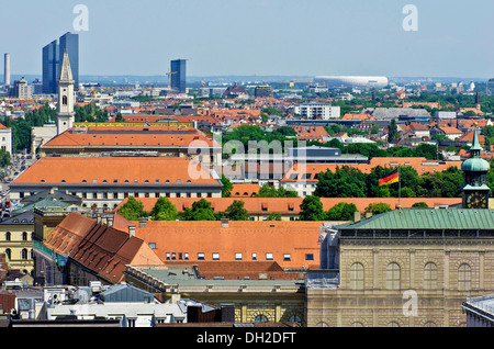 Blick über die Dächer Münchens gesehen vom Turm der Kirche St. Peter, Bayern, Oberbayern Stockfoto