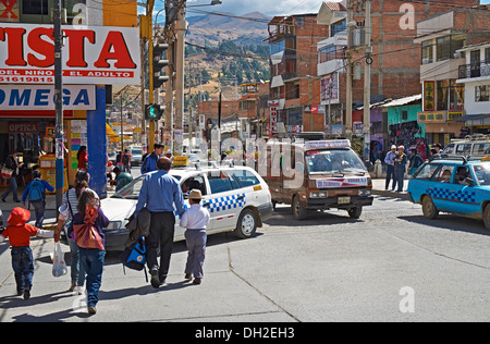 Belebten Straßen von Huaraz In Peru, Südamerika. Stockfoto