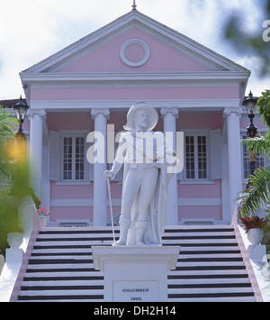 Statue von Christopher Columbus auf Schritte zum Government House, Duke Street, Nassau, New Providence, Bahamas Stockfoto