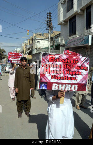 Mitglieder der Menschenrechtsorganisation Baloch protestieren gegen hÃ ¤ ngen des sechzehn Baloch Personen durch die iranische Regierung, während einer Demonstration am Dienstag, 29. Oktober 2013 in Quetta. Aber iranische Regierung behauptete, diese Gehenkten Personen gehörte Jind-Ul-Allah und Schaffung Anarchie im Iran beteiligt waren. Stockfoto