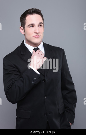 Porträt eines lächelnden jungen Geschäftsmannes Stockfoto