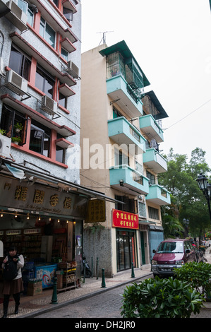 Portugiesischen Stil Gebäude entlang der Straßen von Macau. Stockfoto