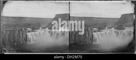 Die Shoshone Falls, die sich am Snake River in Idaho befinden, sind ein atemberaubender Wasserfall, der für seinen beeindruckenden Wasserfall bekannt ist. Es wird wegen seiner Pracht und Schönheit oft als „Niagara des Westens“ bezeichnet. Stockfoto