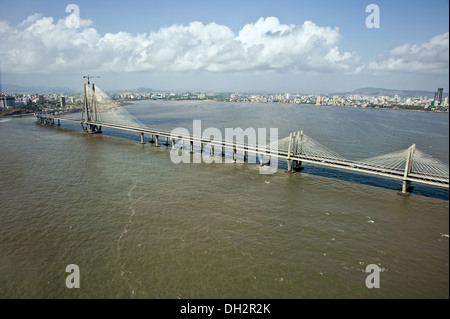 Luftaufnahme von Bandra Worli Sea Link Brücke Mumbai Maharashtra Indien Stockfoto