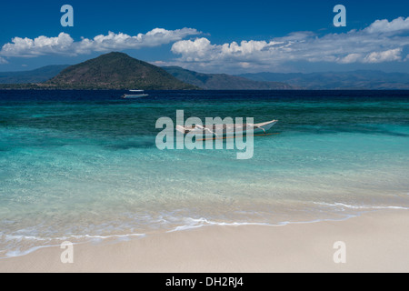 Alor Divers Home Strand, Pantar, Alor Archipel, kleinen Sunda-Inseln, Indonesien Stockfoto