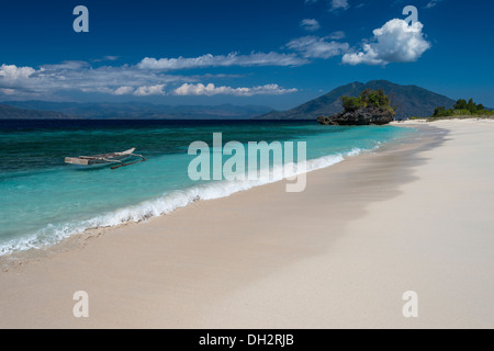 Alor Divers Home Strand, Pantar, Alor Archipel, kleinen Sunda-Inseln, Indonesien Stockfoto