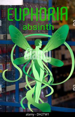 Absinth Fee auf store Tür, Prag, Böhmen, Tschechien Stockfoto