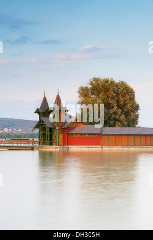 Pier auf Keszthely Strand, Keszthely, Plattensee, Ungarn Stockfoto