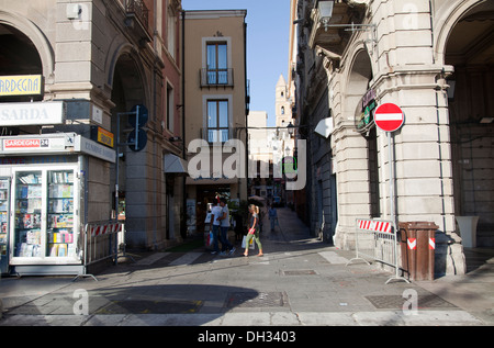 Cafés in Arcade in Via Roma in Cagliari - Sardinien Stockfoto