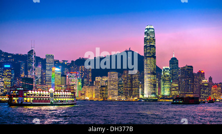 Hong Kong Skyline am Victoria Harbour. Stockfoto