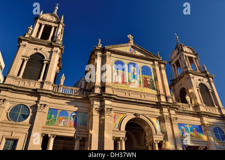 Brasilien, Porto Alegre: Fassade des Metropolitan Kathedrale Madre de Deus Stockfoto