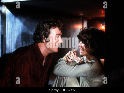 DARÜBER HINAUS DAS POSEIDON ABENTEUER 1979) MICHAEL CAINE, SALLY FIELD, IRWIN ALLEN DIR) BYPD 007 MOVIESTORE SAMMLUNG LTD Stockfoto