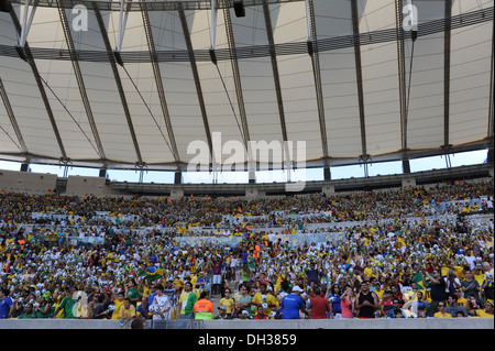 Fans im Stadion vor Ort. Brasilien V England Fußball-match, Maracana-Stadion, Rio De Janeiro, Brasilien. 2. Juni 2013. Stockfoto
