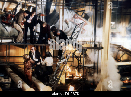 DARÜBER HINAUS DAS POSEIDON ABENTEUER 1979) KARL MALDEN, PETER BOYLE, MICHAEL CAINE, SALLY FIELD, SLIM PICKENS, SHIRLEY JONES, JACK Stockfoto