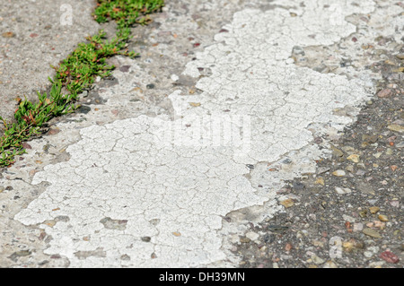 Streifen am Straßenrand Stockfoto