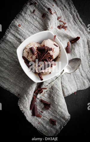 Nahaufnahme von hausgemachten Schokoladeneis Stockfoto