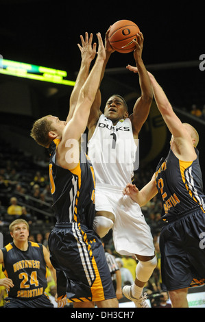 Dominic Artis, U O, Enten, Basketball, Flug, NCAAB, Matthew Knight Arena, springen, Stockfoto