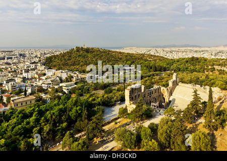 Blick von der Akropolis über Odeon des Herodes Atticus, Athen, Griechenland, Europa Stockfoto