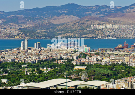 Aussicht auf Izmir und dem Hafen von Asansoer in Konak Bezirk, Izmir, Türkei, Asien gesehen Stockfoto