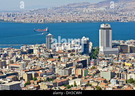 Aussicht auf Izmir und dem Hafen von Asansoer in Konak Bezirk, Izmir, Türkei, Asien gesehen Stockfoto