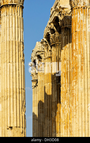 Blick auf die Säulen der Tempel des Olympischen Zeus, Olympieion, Athen, Griechenland, Europa Stockfoto