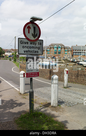 Der älteste erhaltene mittelalterliche Mautbrücke Eling Totton Southampton Bartley Wasser kreuzt Stockfoto