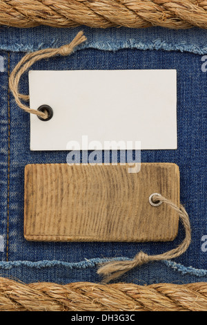 Schiff-Seile und Jeans isoliert auf weißem Hintergrund Stockfoto