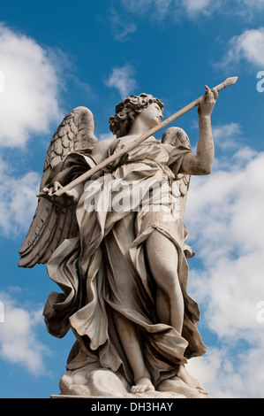Engel mit der Lanze auf Ponte Sant ' Angelo, Rom, Italien Stockfoto