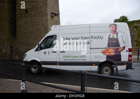 Waitrose Supermarkt Lieferwagen über Clifton Suspension Bridge in Bristol, England Stockfoto