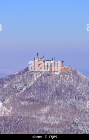 Burg Hohenzollern Burg im Winter, Hechingen, Zollernalb, Schwäbische Alb, Baden-Württemberg, Deutschland Stockfoto