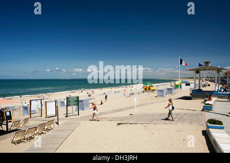 Strand, Atlantikküste in Soulac-Sur-Mer, Aquitaine, Département Gironde, Frankreich, Europa Stockfoto