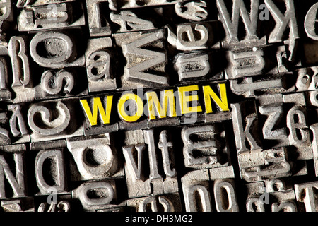 Alten führen Buchstaben bilden das Wort Frauen