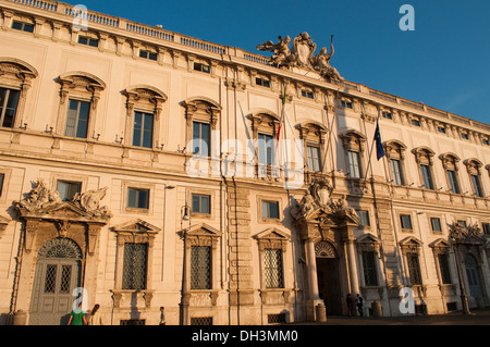 Palazzo della Consulta Gehäuse der oberste Gerichtshof Italiens auf dem Quirinal Platz, Rom, Italien Stockfoto