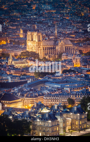 Draufsicht der Kathedrale Notre Dame und die Gebäude von Paris Frankreich Stockfoto