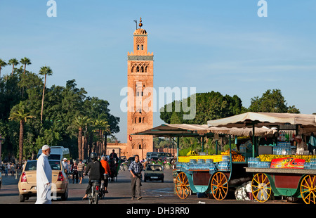 Essen Nacht Markt Djemaa el Fna ist ein Quadrat und Marktplatz in Marrakeschs Medina (Altstadt) Quartal Marokko Stockfoto