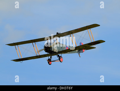 RAF Avro 504K Doppeldecker aus der Shuttleworth Collection fliegen in Biggleswade, UK, Oktober fliegen Tag 2013 Stockfoto