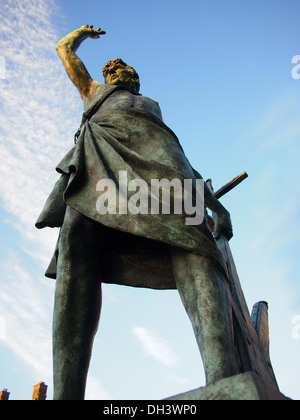 Die Statue des Heiligen Johannes der Evangelist von Philip Jackson außerhalb katholische Kathedrale Saint John, Portsmouth, England geformt Stockfoto