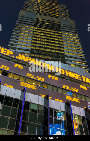 Stock Ticker Display am Times Square, NYC 2013 Stockfoto
